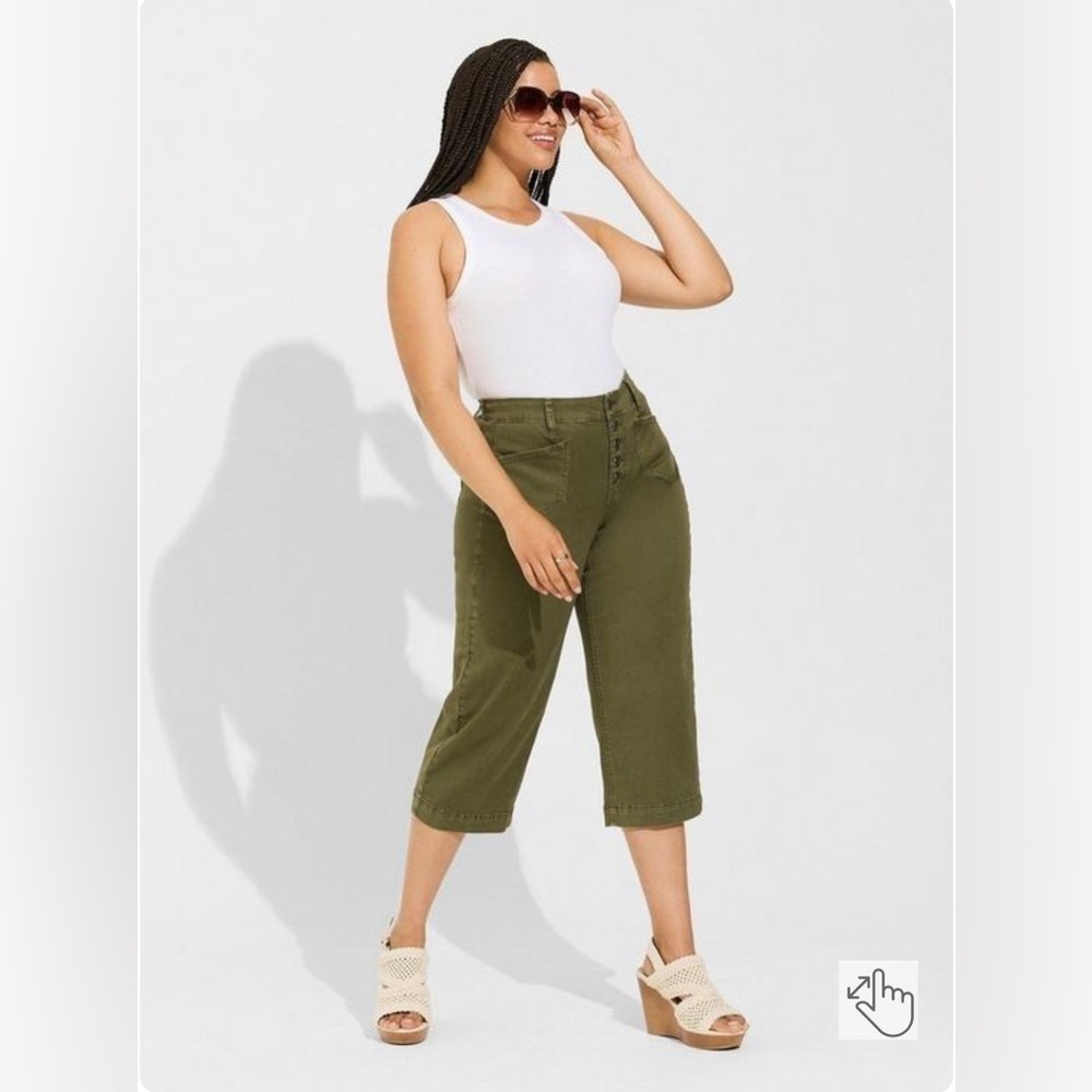 Torrid Crop Wide Leg Stretch Twill High Rise Patch Pocket Pant Size 12